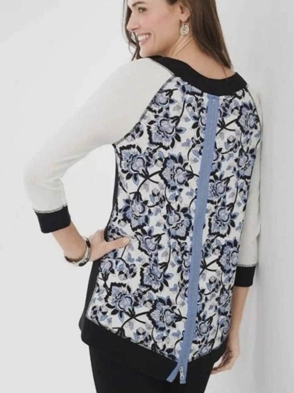 NWT Chico's Zenergy Tunic Top Womens M 8/10 Floral Zip Back 3/4 Knit Active Wear